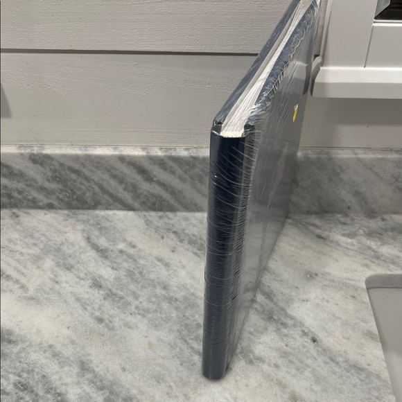 Creative Memories 12x12 Glory Album - Blue with Flag - Picture 3 of 3